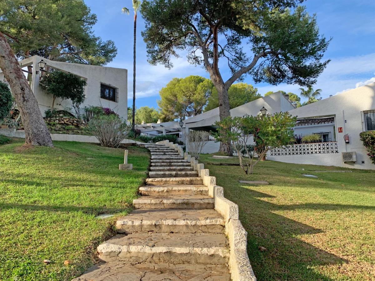Bungalow With Large Terrace In A Quiet Park - Beach Nearby Sitio de Calahonda 외부 사진